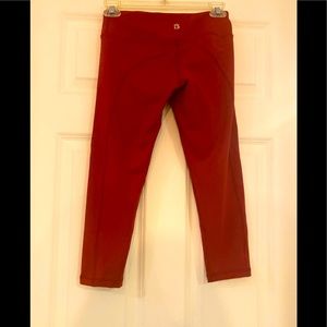 Buff bunny women’s cropped work out leggings